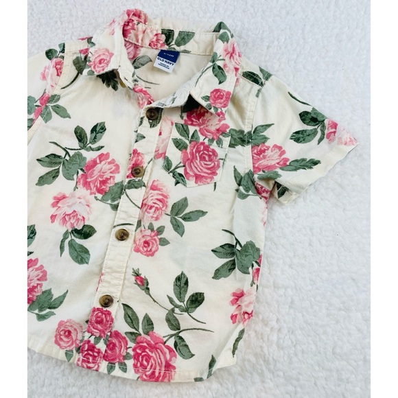 OLD NAVY • Cream/Multi Floral Print Button-Down Short Sleeve Shirt - Picture 6 of 11